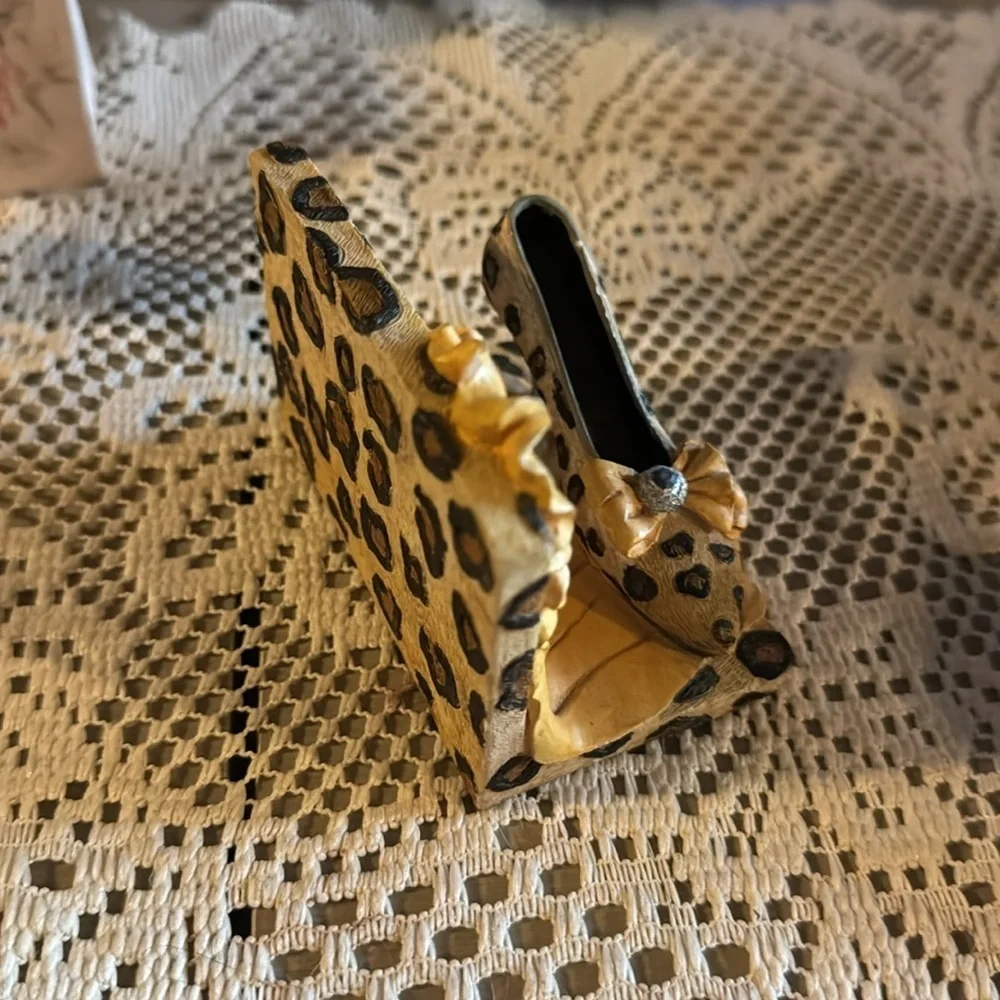 Leopard print resin card holder - cute!!!